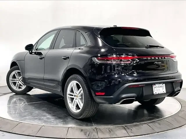 2026 Porsche Macan Electric - Image 23 of 31