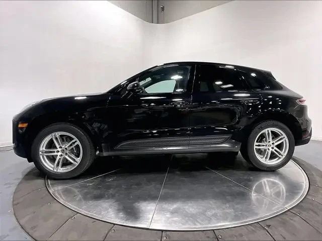 2026 Porsche Macan Electric - Image 15 of 31