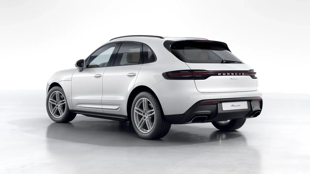 2026 Porsche Macan - Image 24 of 30