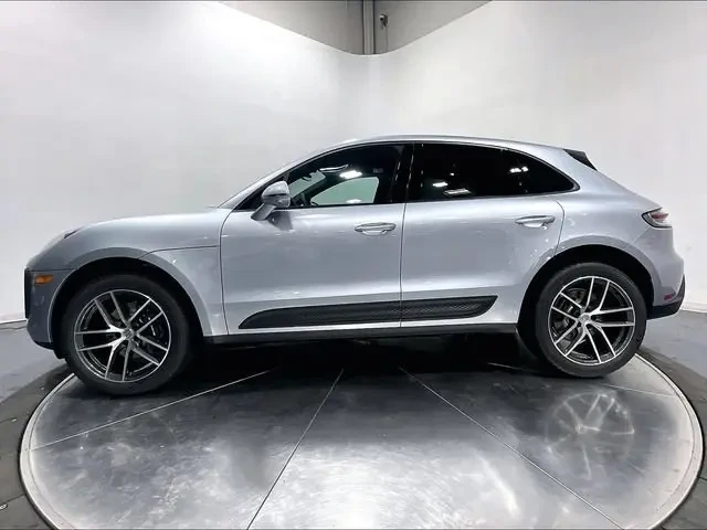 2026 Porsche Macan Electric - Image 16 of 31