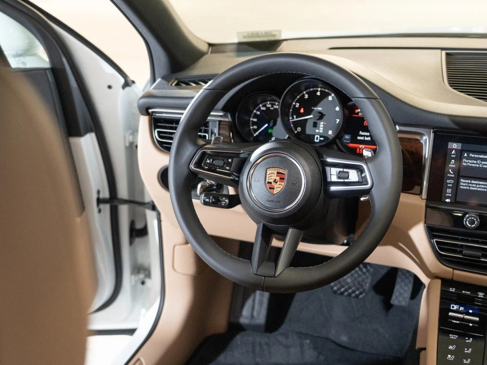2026 Porsche Macan Electric - Image 25 of 26