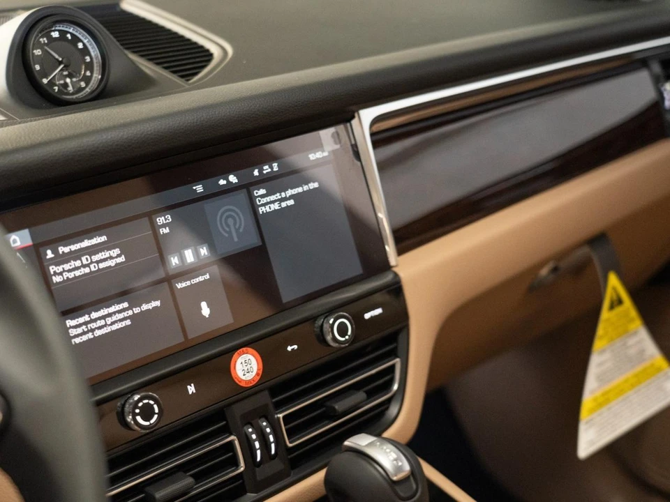 2026 Porsche Macan Electric - Image 21 of 26