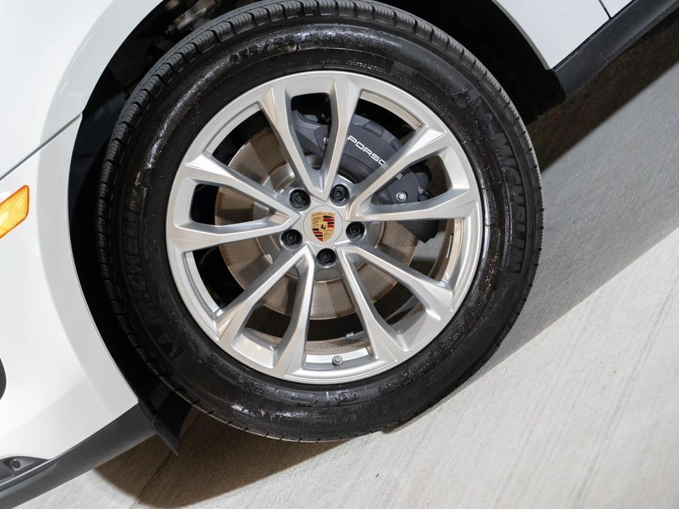 2026 Porsche Macan Electric - Image 11 of 26