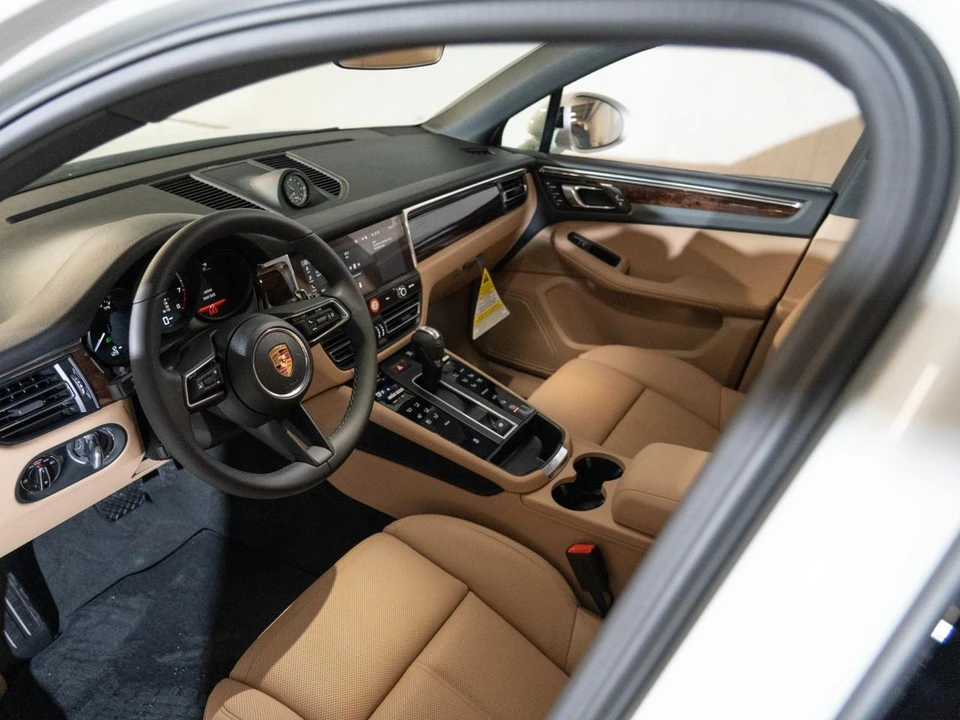 2026 Porsche Macan Electric - Image 5 of 26