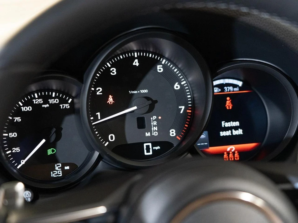 2026 Porsche Macan Electric - Image 19 of 26