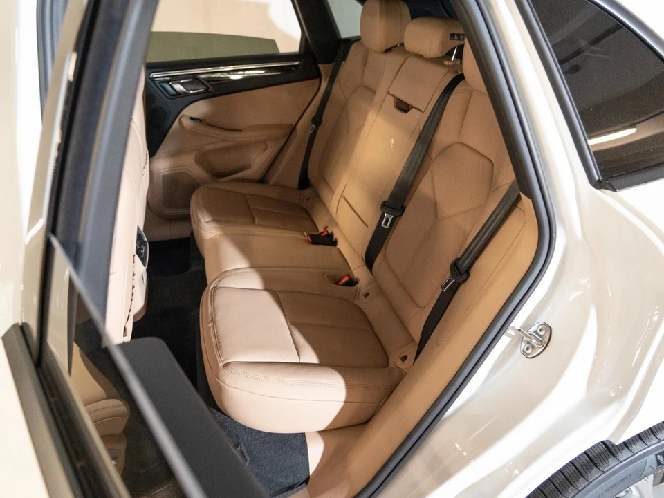 2026 Porsche Macan Electric - Image 23 of 26