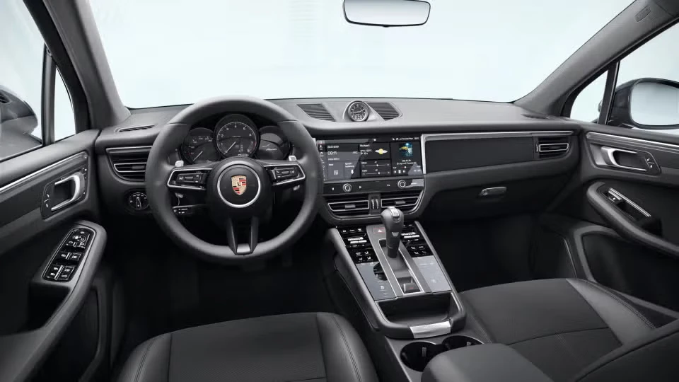 2026 Porsche Macan - Image 27 of 31