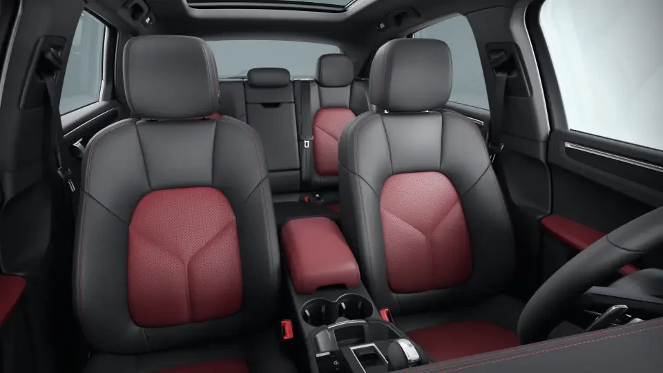 2026 Porsche Macan - Image 31 of 31