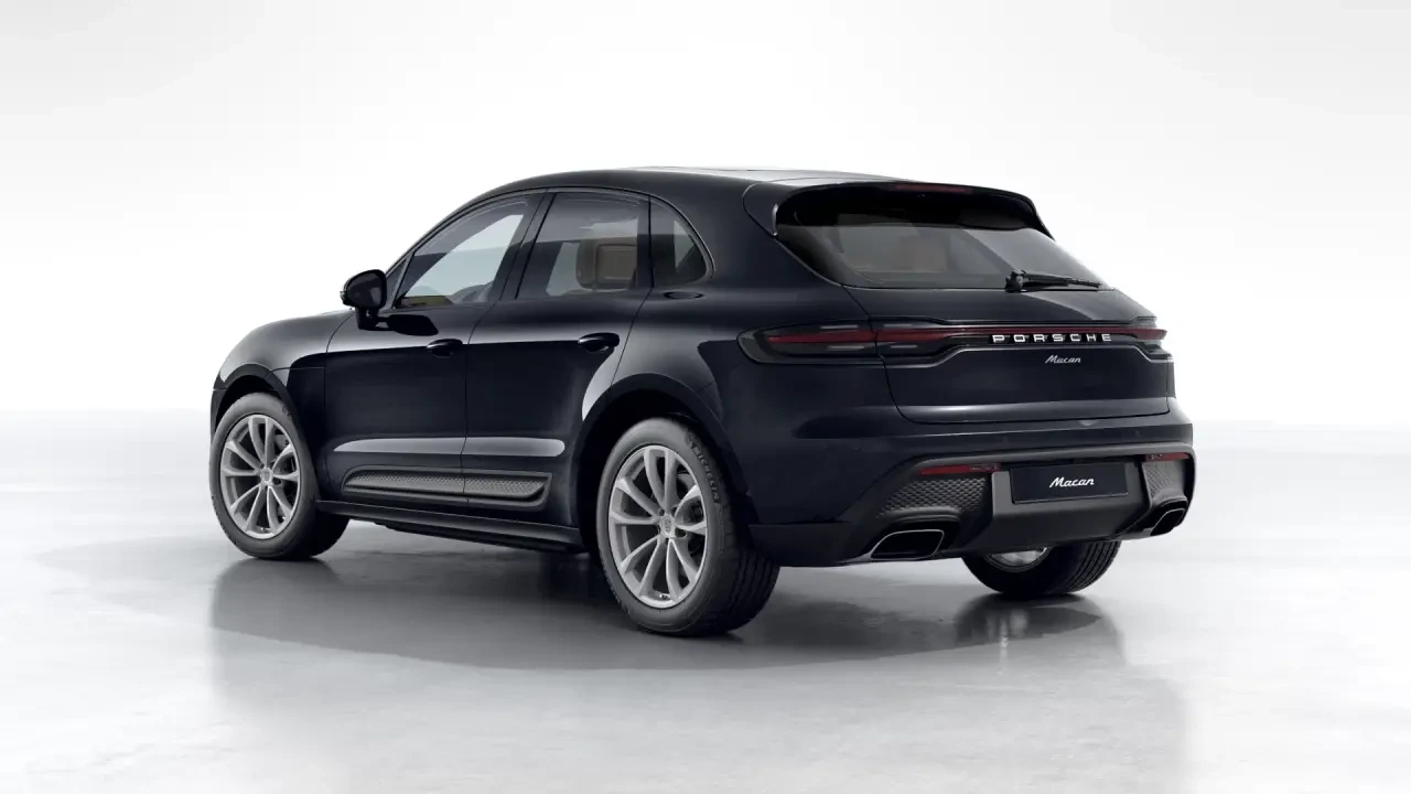 2026 Porsche Macan - Image 24 of 30