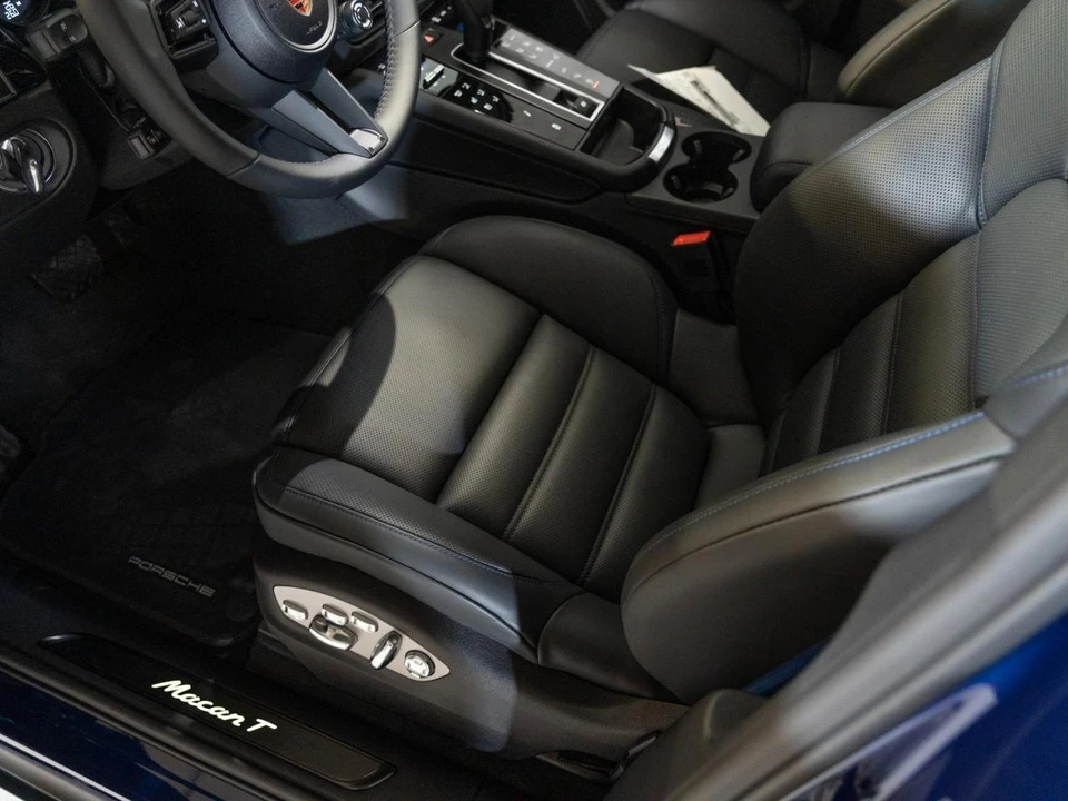 2026 Porsche Macan Electric - Image 15 of 28