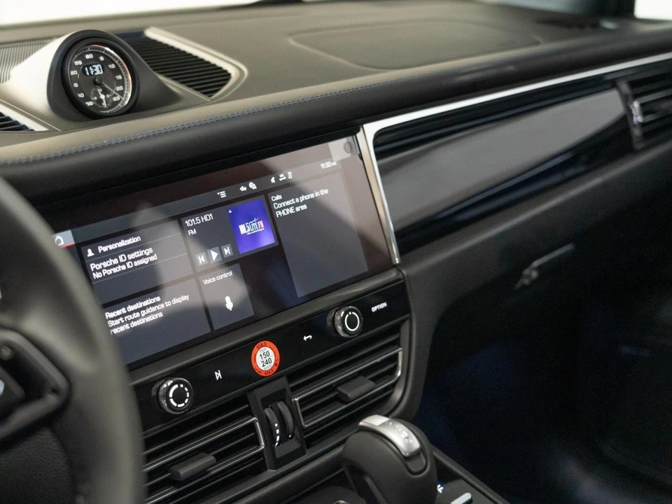 2026 Porsche Macan Electric - Image 21 of 28