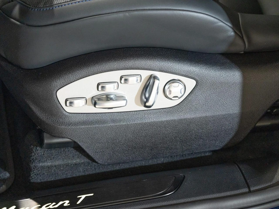 2026 Porsche Macan Electric - Image 13 of 28