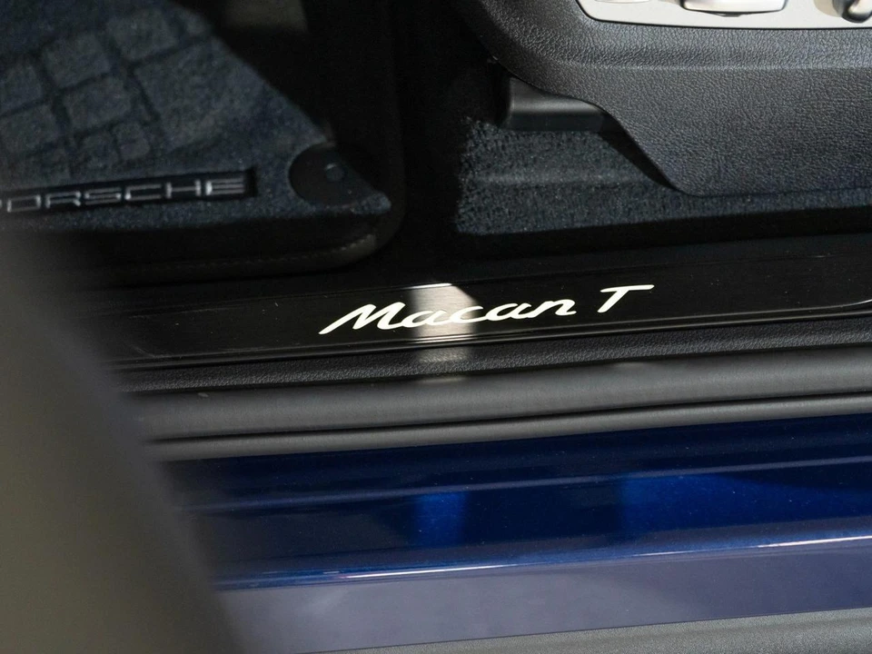 2026 Porsche Macan Electric - Image 12 of 28