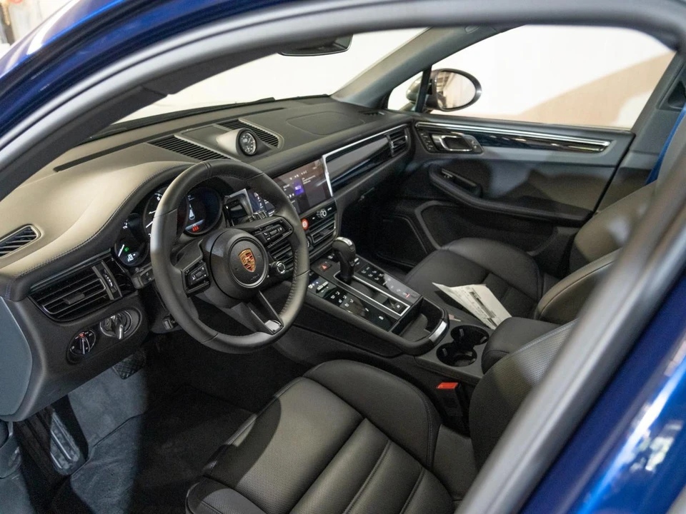 2026 Porsche Macan Electric - Image 4 of 28