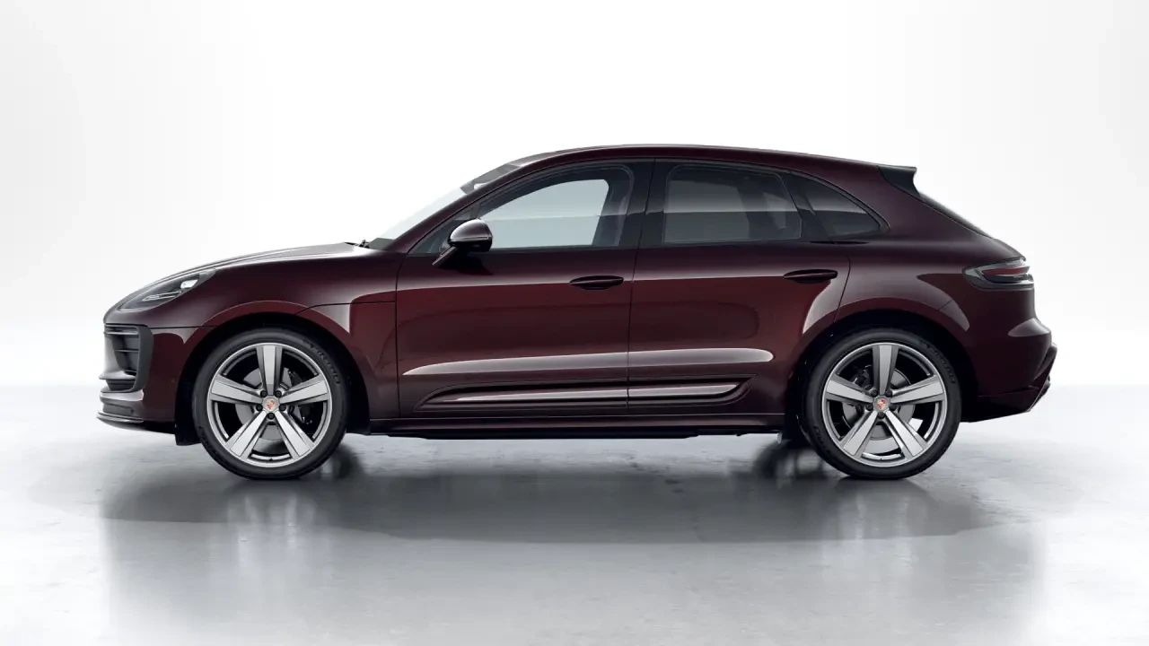 2026 Porsche Macan - Image 16 of 30