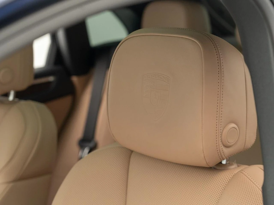 2026 Porsche Macan Electric - Image 16 of 28