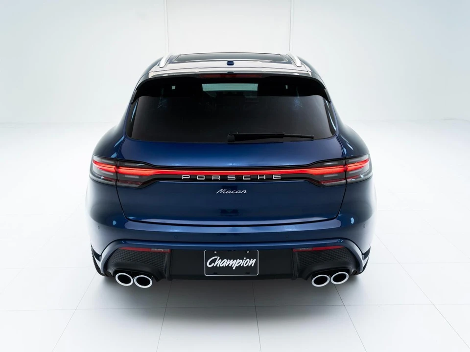 2026 Porsche Macan Electric - Image 10 of 28