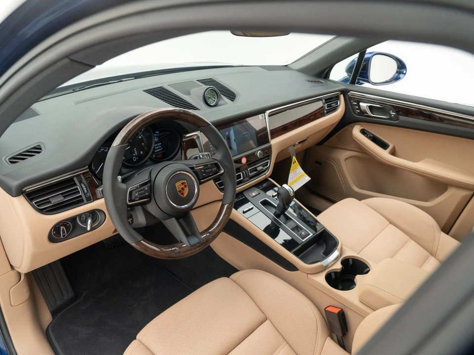 2026 Porsche Macan Electric - Image 4 of 28