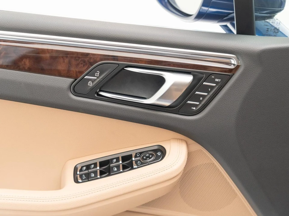 2026 Porsche Macan Electric - Image 20 of 28