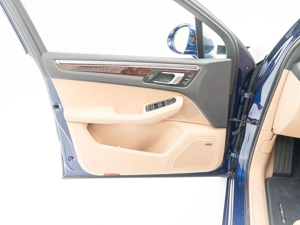 2026 Porsche Macan Electric - Image 19 of 28