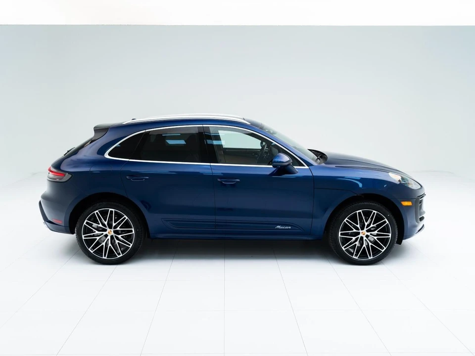 2026 Porsche Macan Electric - Image 8 of 28