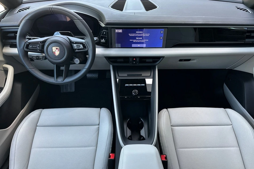 2026 Porsche Macan - Image 6 of 31