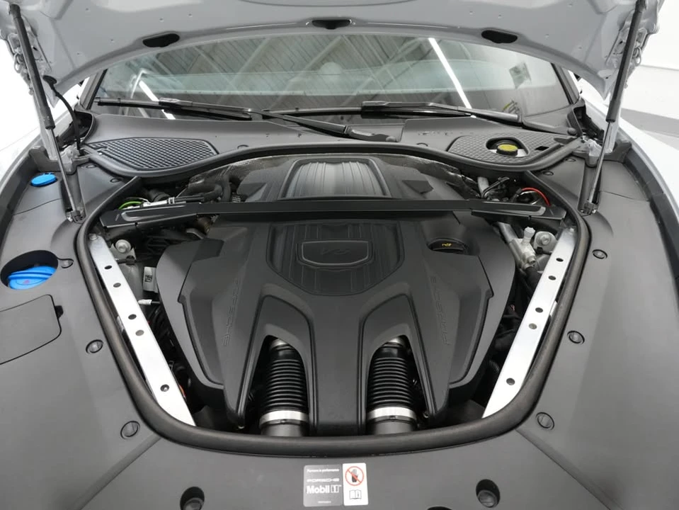 2026 Porsche 976 Panamera - Image 11 of 20