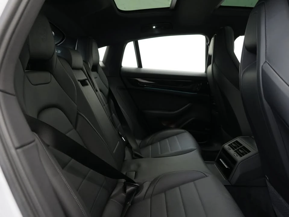 2026 Porsche 976 Panamera - Image 13 of 20