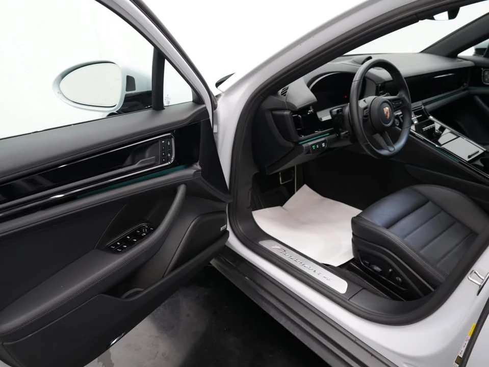 2026 Porsche 976 Panamera - Image 6 of 20