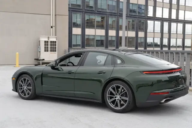 2026 Porsche 976 Panamera - Image 3 of 4