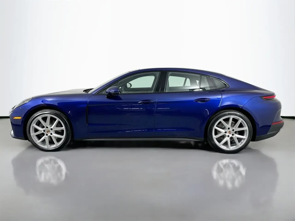 2026 Porsche 976 Panamera - Image 2 of 11