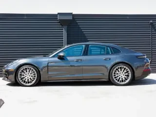 2026 Porsche 976 Panamera - Image 2 of 4