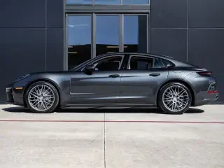 2026 Porsche 976 Panamera - Image 2 of 4