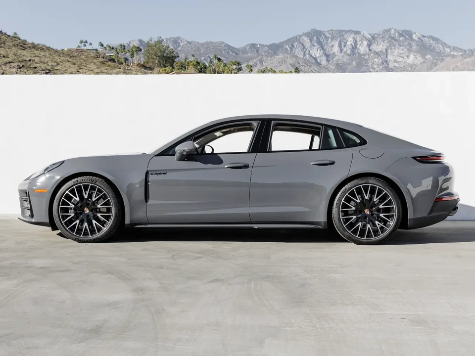 2026 Porsche 976 Panamera - Image 2 of 12