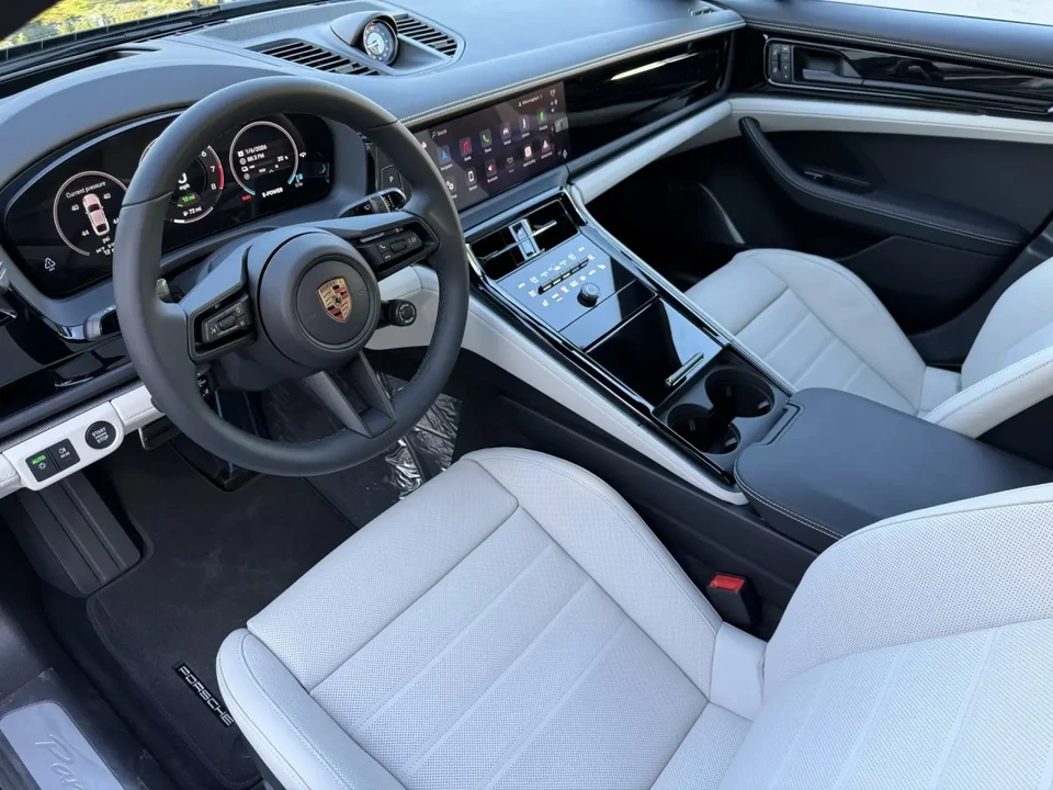 2026 Porsche 976 Panamera - Image 4 of 7