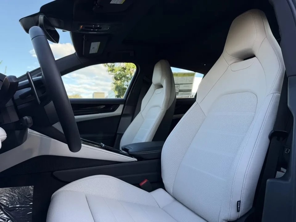 2026 Porsche 976 Panamera - Image 5 of 7