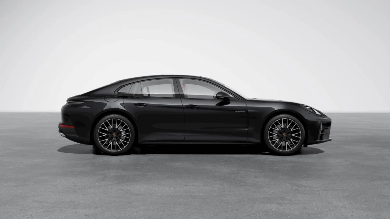 2026 Porsche 976 Panamera - Image 5 of 10