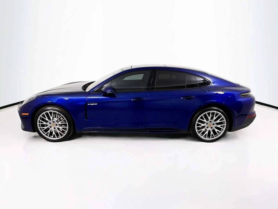 2026 Porsche 976 Panamera - Image 2 of 5