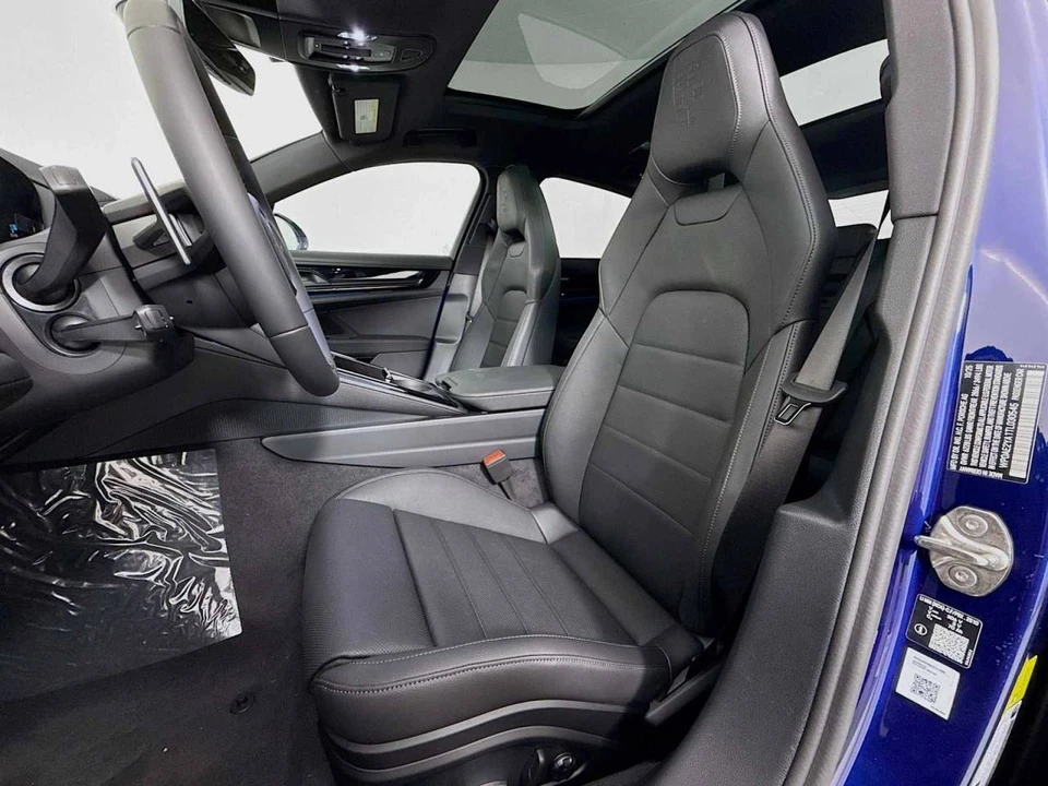 2026 Porsche 976 Panamera - Image 5 of 5