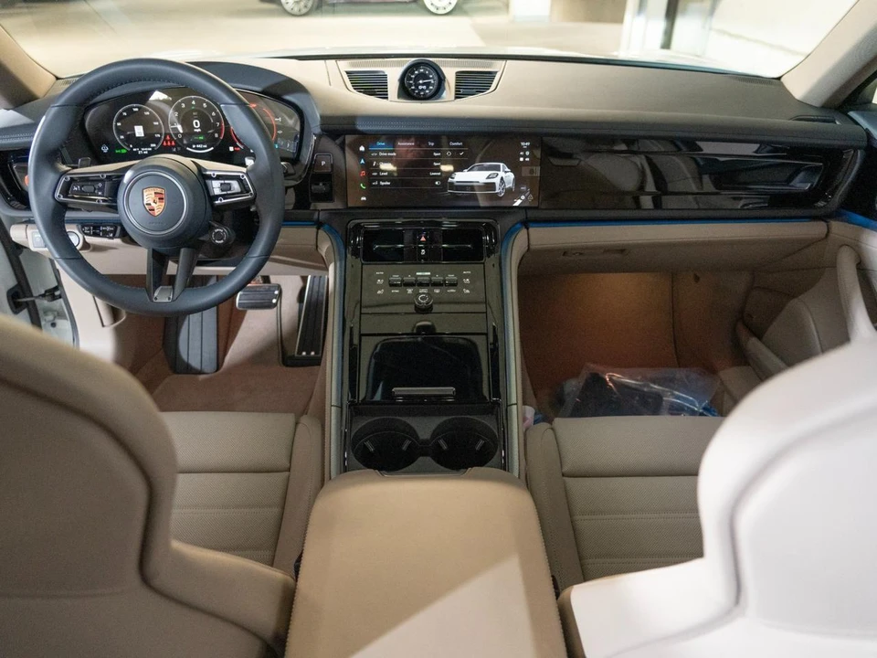 2026 Porsche 976 Panamera - Image 27 of 30