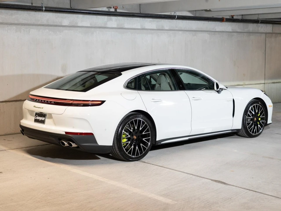 2026 Porsche 976 Panamera - Image 9 of 30