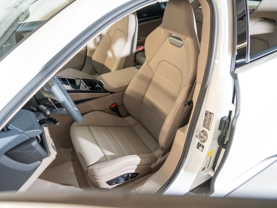 2026 Porsche 976 Panamera - Image 5 of 30