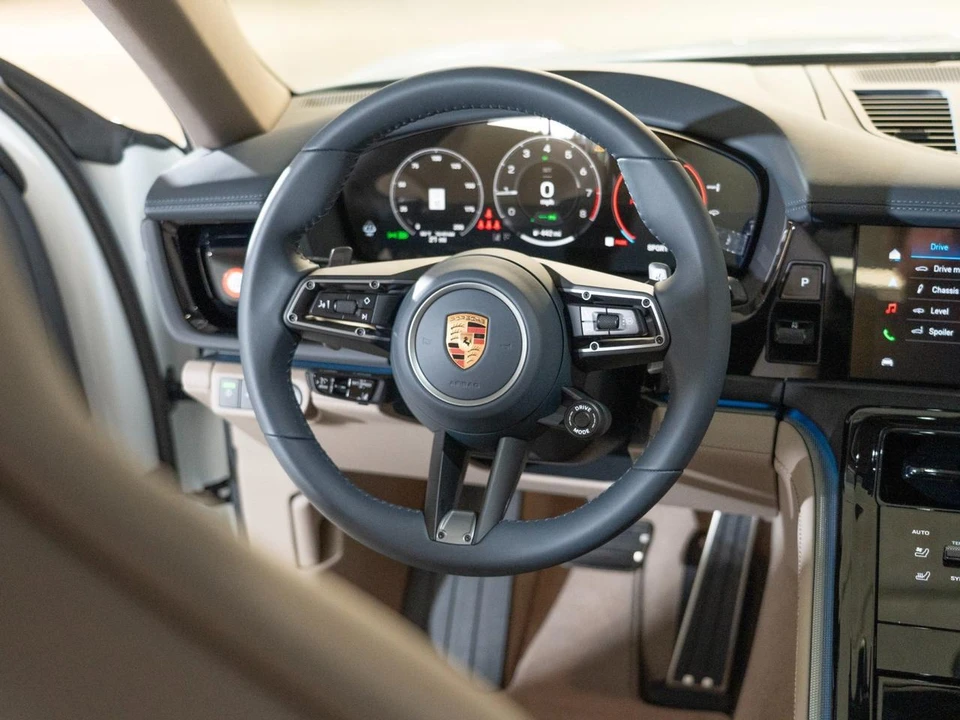 2026 Porsche 976 Panamera - Image 28 of 30
