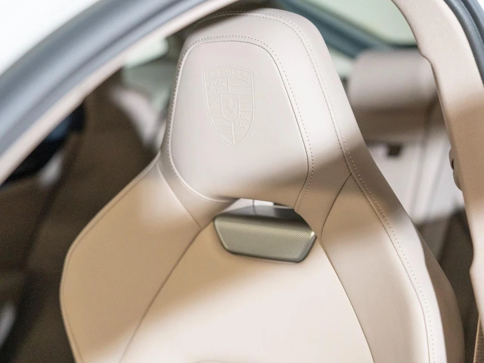 2026 Porsche 976 Panamera - Image 15 of 30