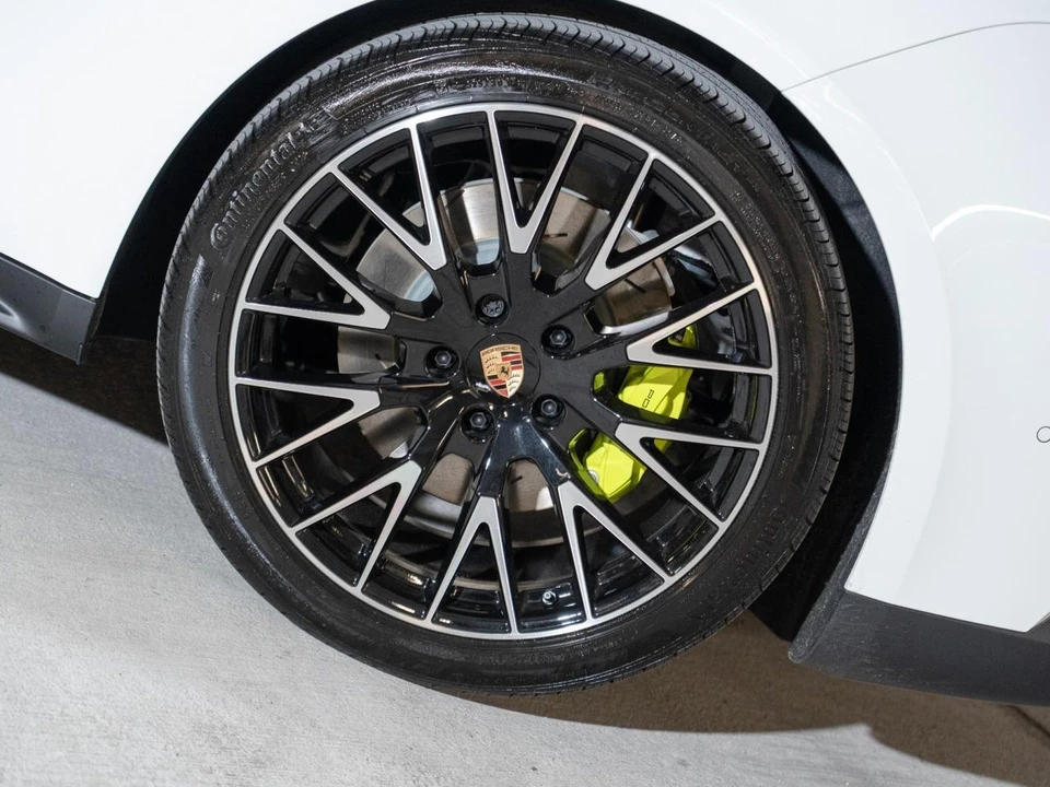 2026 Porsche 976 Panamera - Image 11 of 30