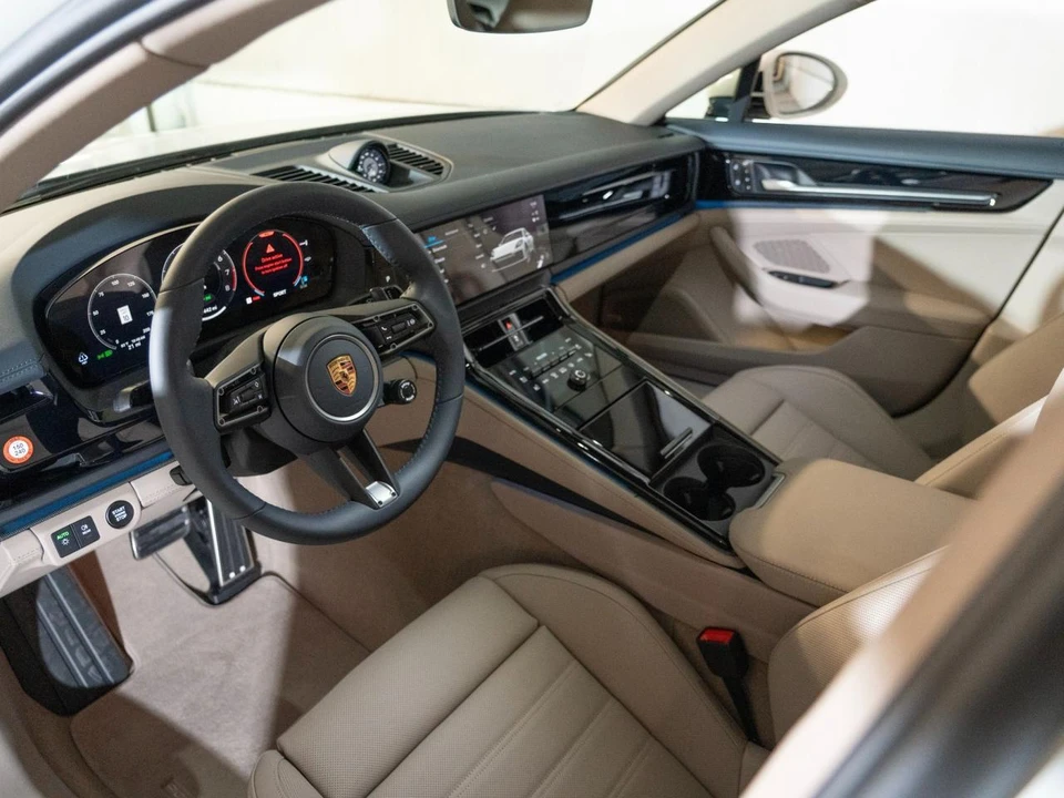 2026 Porsche 976 Panamera - Image 4 of 30