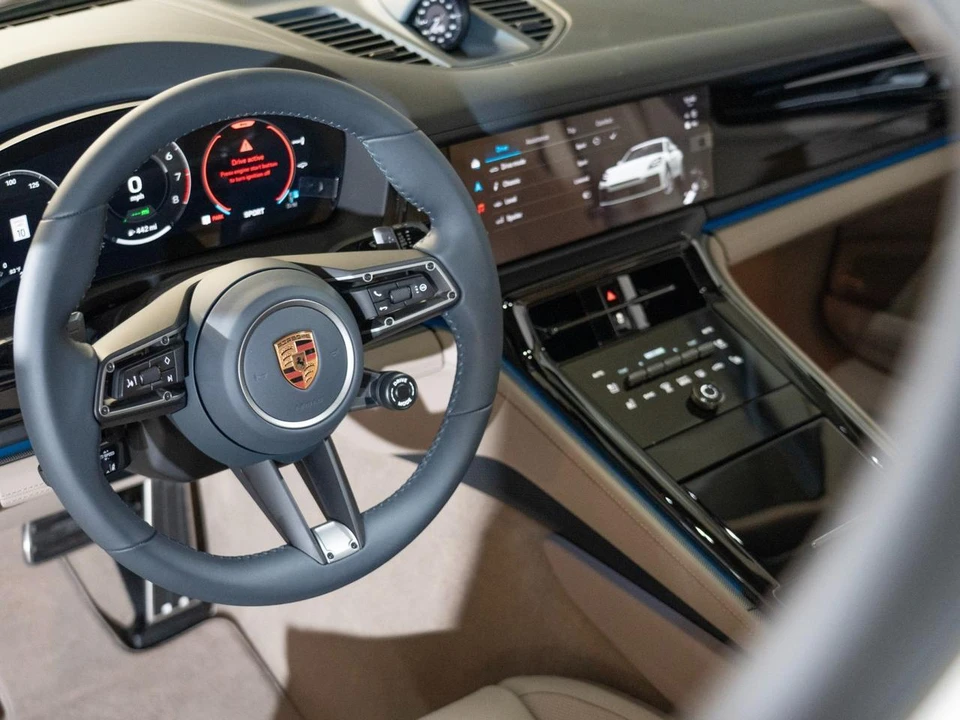 2026 Porsche 976 Panamera - Image 17 of 30