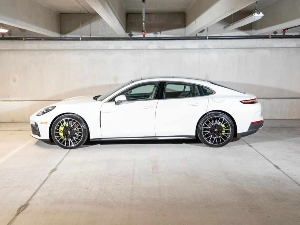 2026 Porsche 976 Panamera - Image 2 of 30
