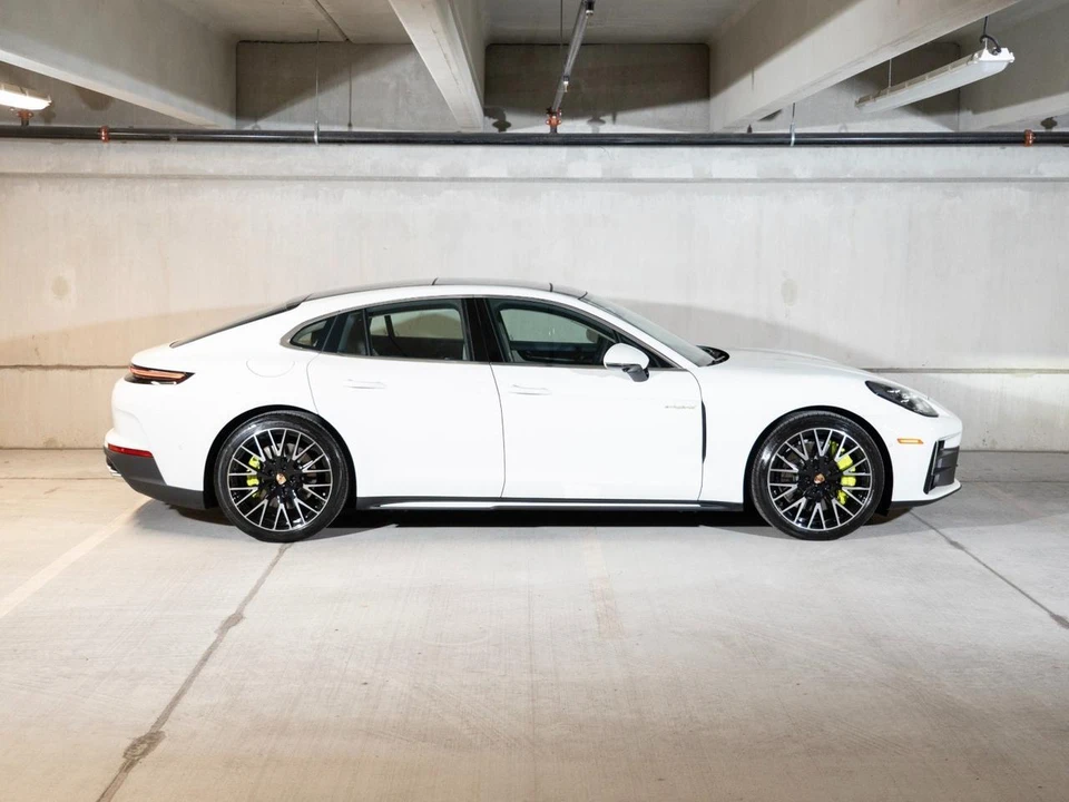 2026 Porsche 976 Panamera - Image 8 of 30