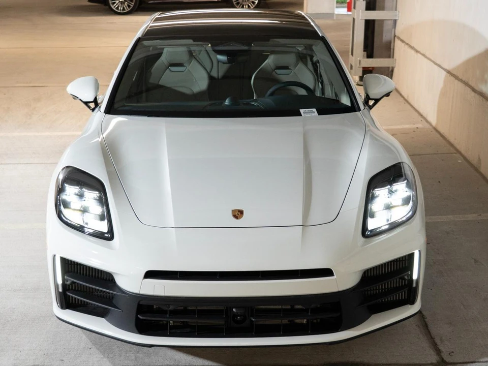 2026 Porsche 976 Panamera - Image 6 of 30